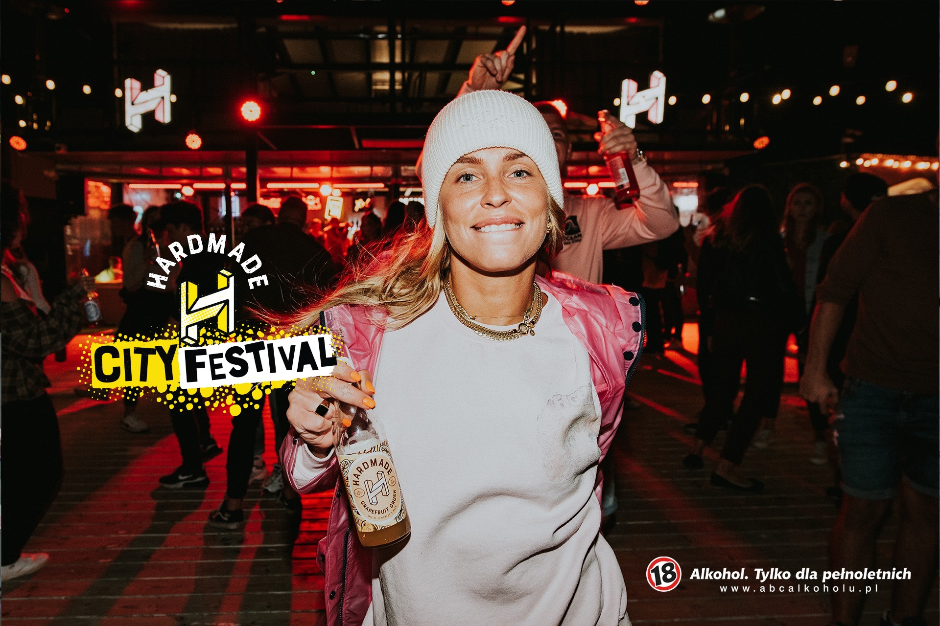 Jak powstało klubowe oświetlenie i glowsticki? Hardmade City Festival oszołomi was fluo-barwami